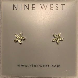 Pair of earrings by Nine West.